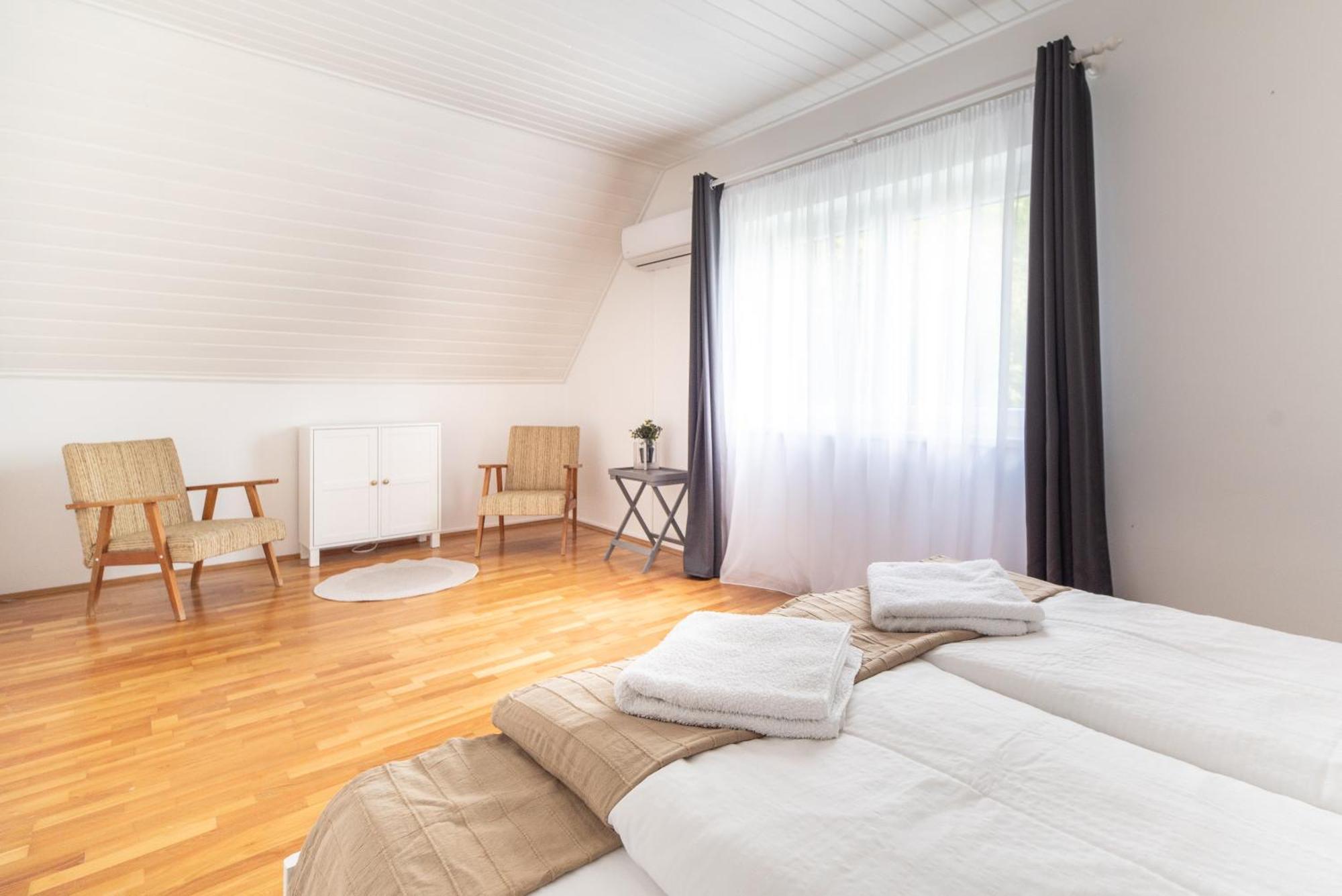 Villa Jázmin Vendégház à Balatongyörök Extérieur photo